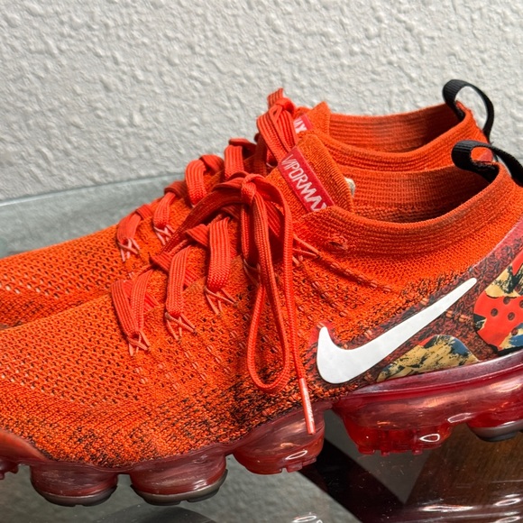 Nike Air VaporMax Flyknit 2 Sneakers
Size 8 USWomen's - Picture 3 of 10